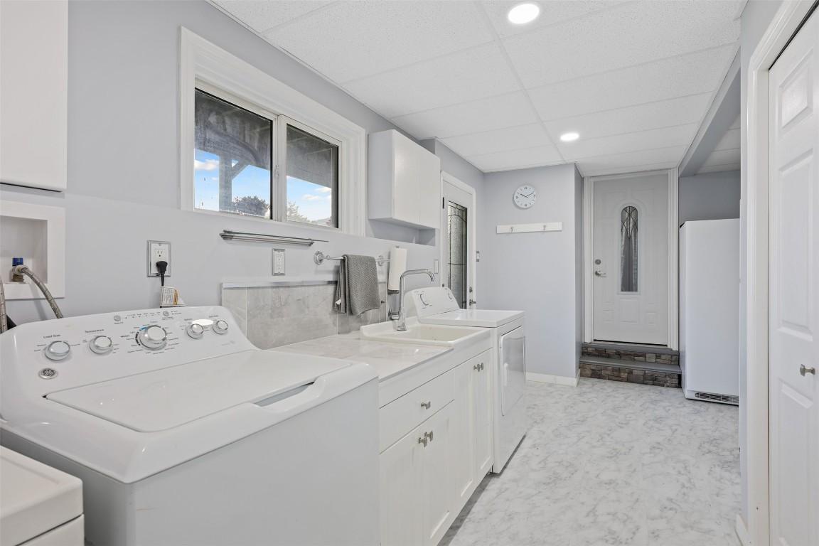 









1278


Kimberley

Crescent,
Kamloops,




BC
V2B 3B7

