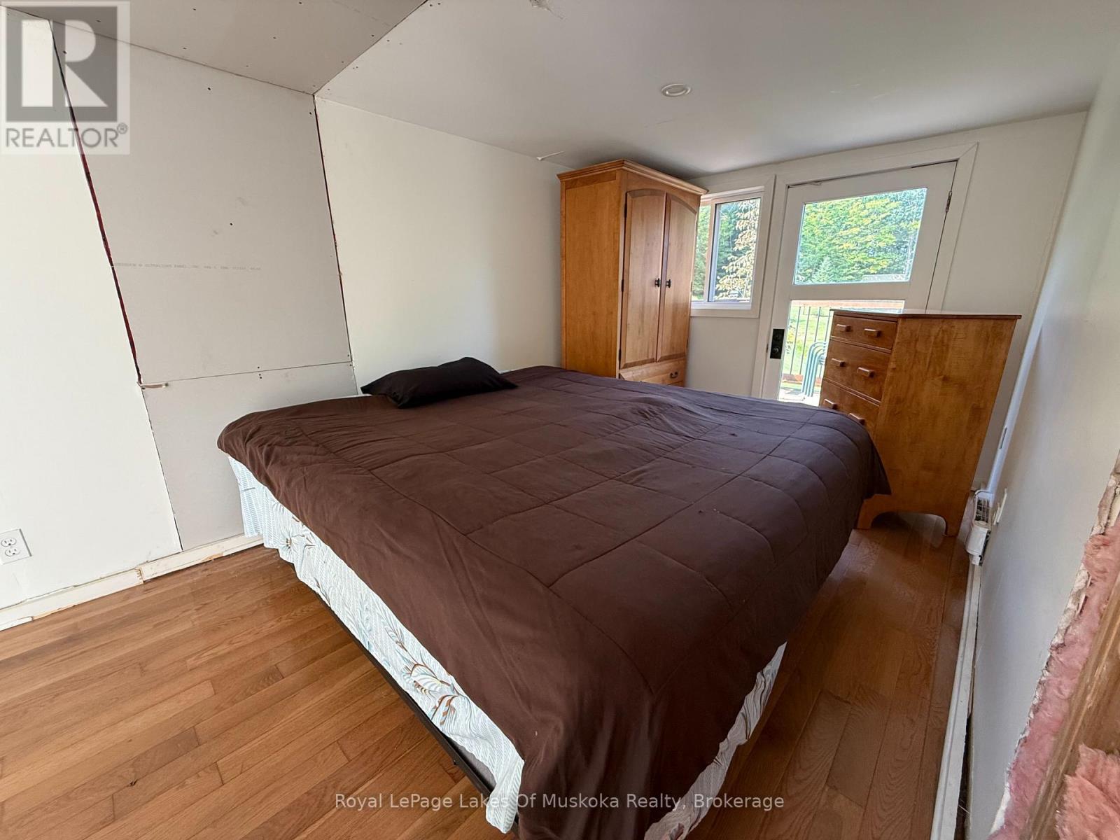 












48 KITCHEN ROAD S

,
Huntsville (Brunel),




Ontario
P1H2K8

