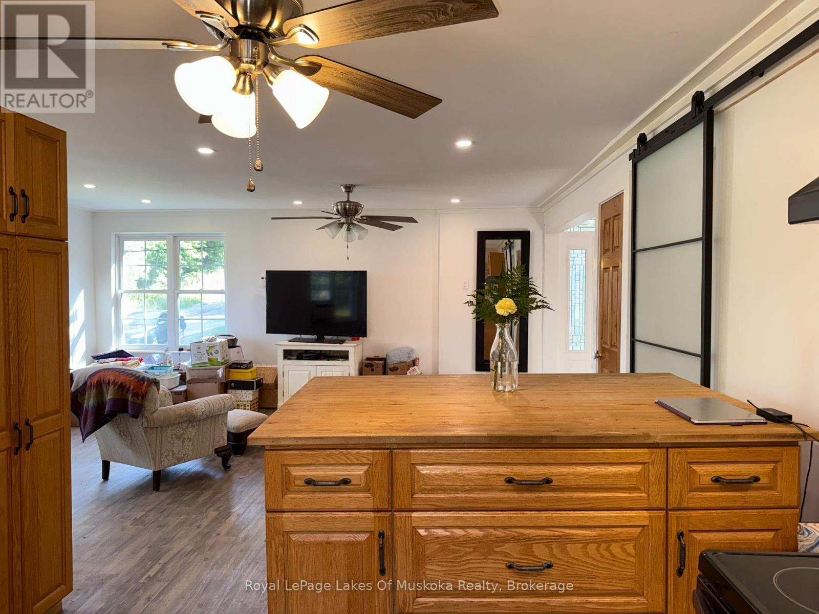 












48 KITCHEN ROAD S

,
Huntsville (Brunel),




Ontario
P1H2K8

