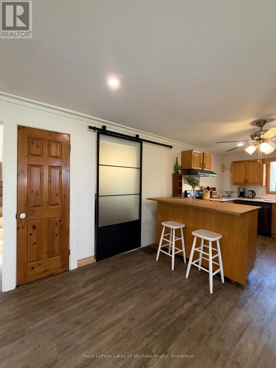 












48 KITCHEN ROAD S

,
Huntsville (Brunel),




Ontario
P1H2K8

