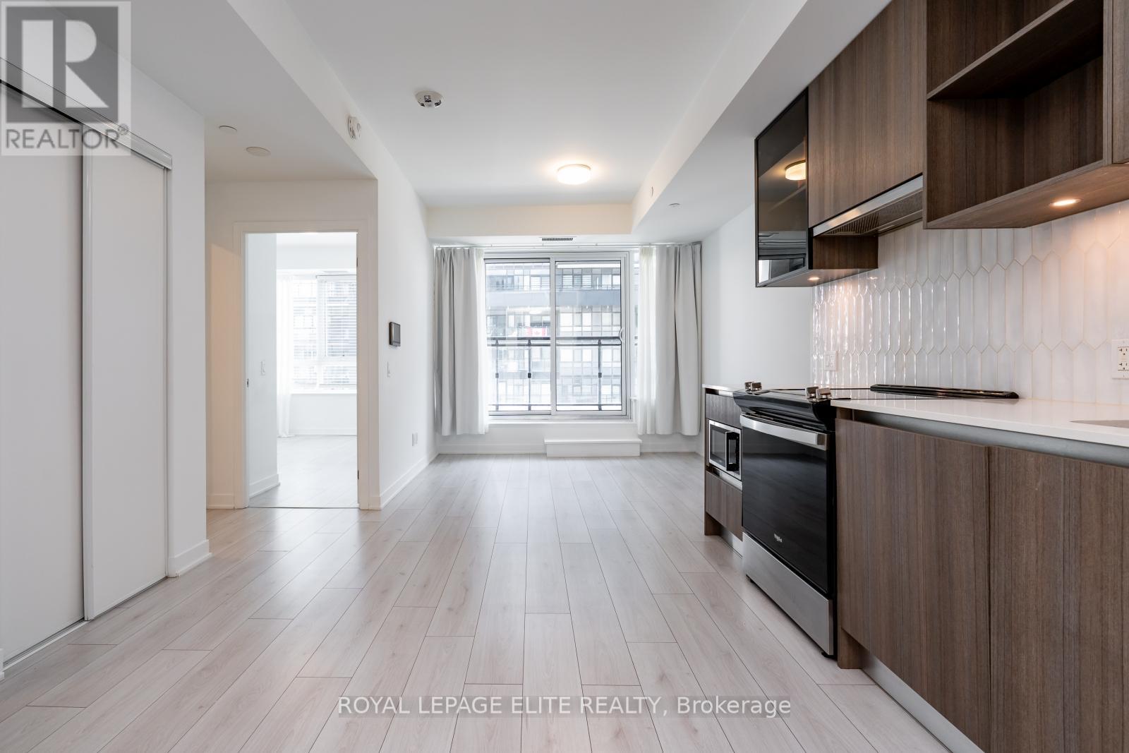 












418 - 405 DUNDAS STREET

,
Oakville,




Ontario
L6M4M2

