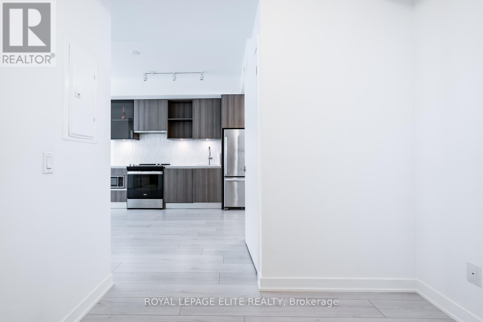 












418 - 405 DUNDAS STREET

,
Oakville,




Ontario
L6M4M2

