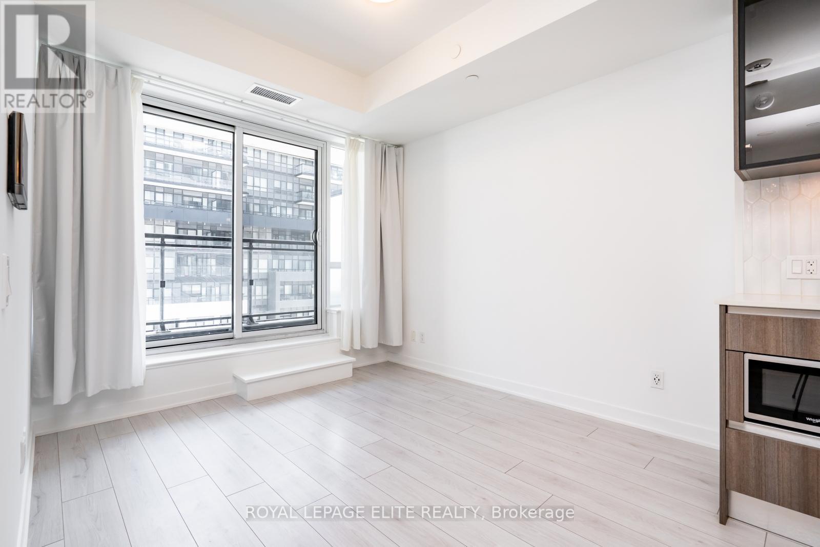 












418 - 405 DUNDAS STREET

,
Oakville,




Ontario
L6M4M2

