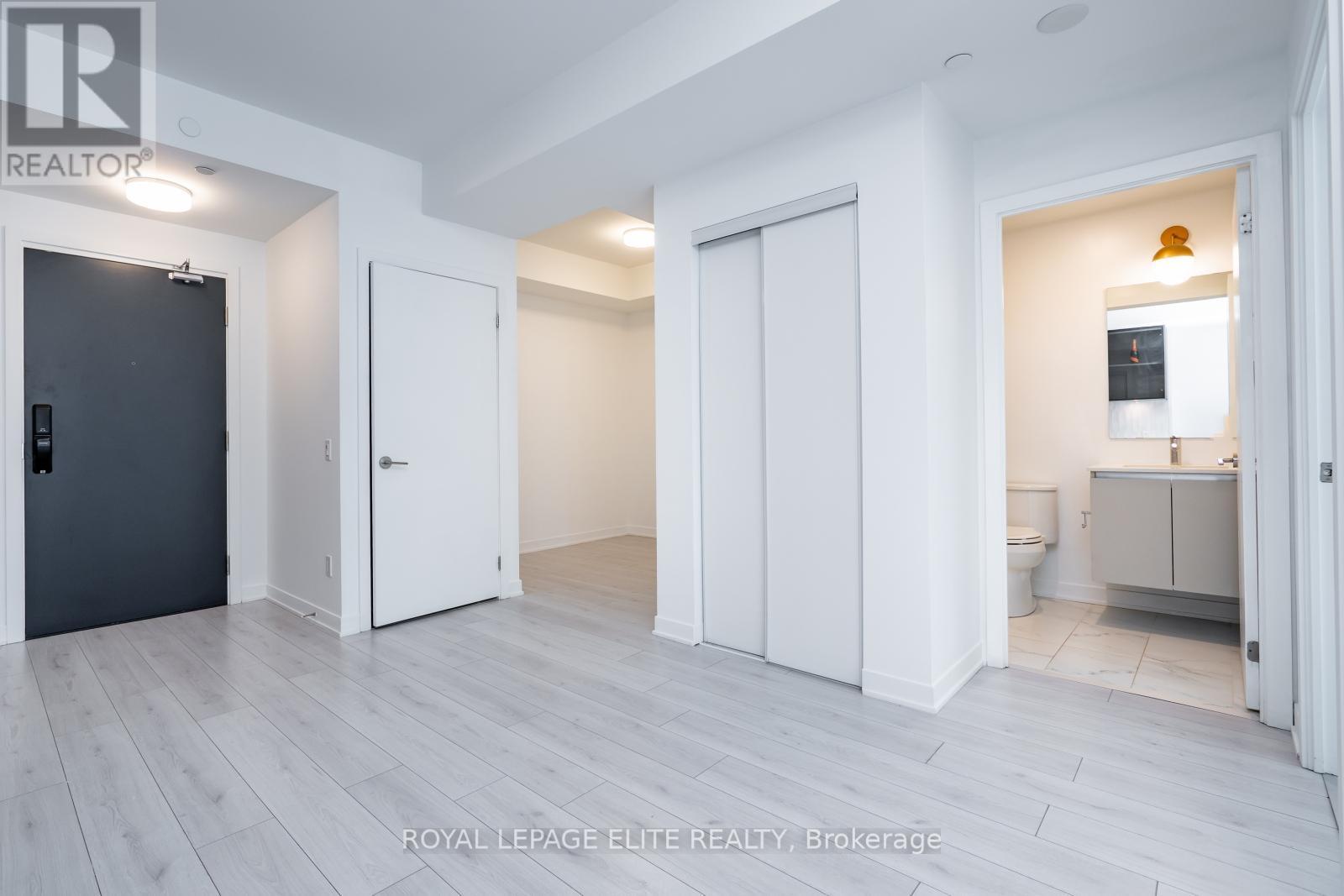 












418 - 405 DUNDAS STREET

,
Oakville,




Ontario
L6M4M2

