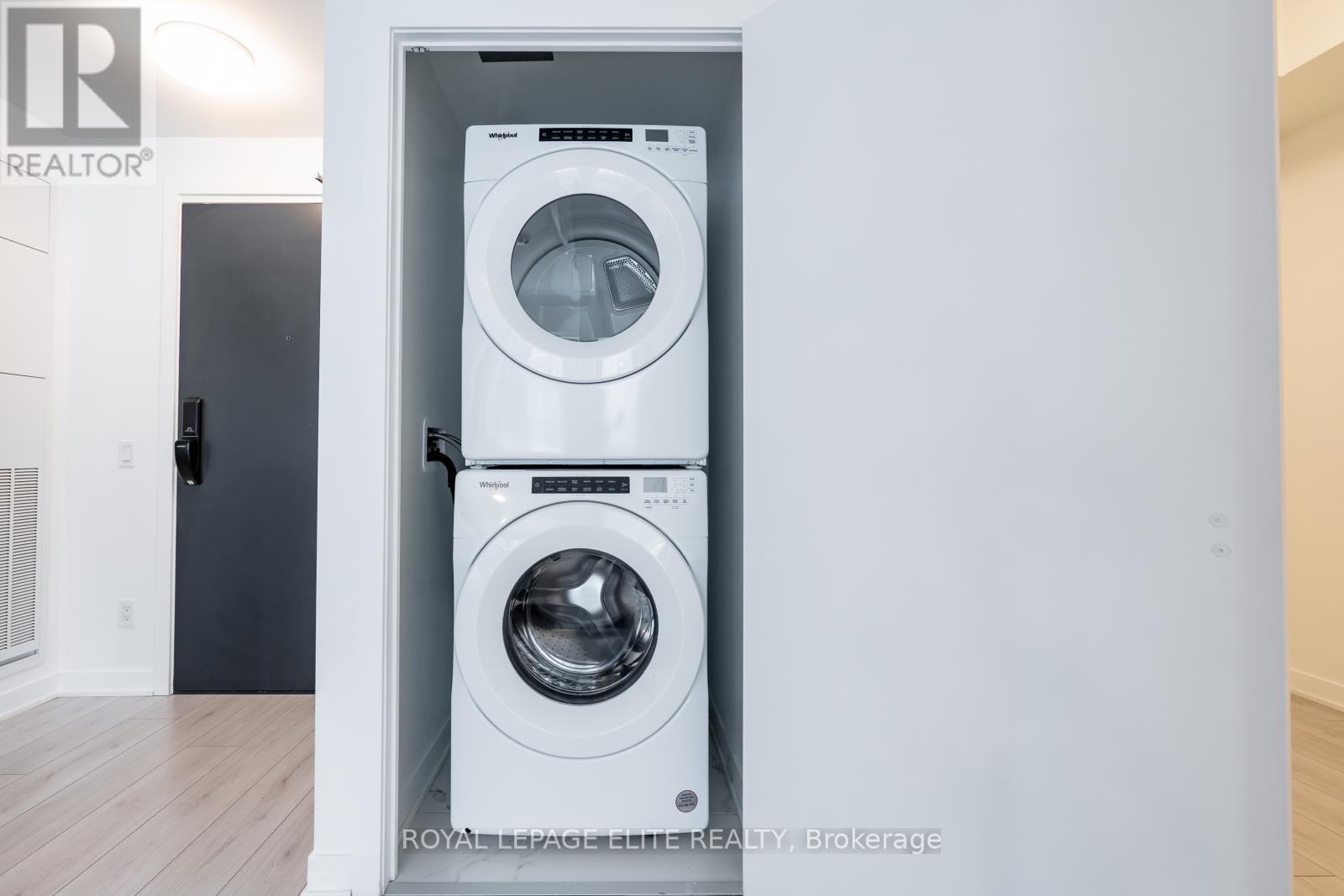 












418 - 405 DUNDAS STREET

,
Oakville,




Ontario
L6M4M2

