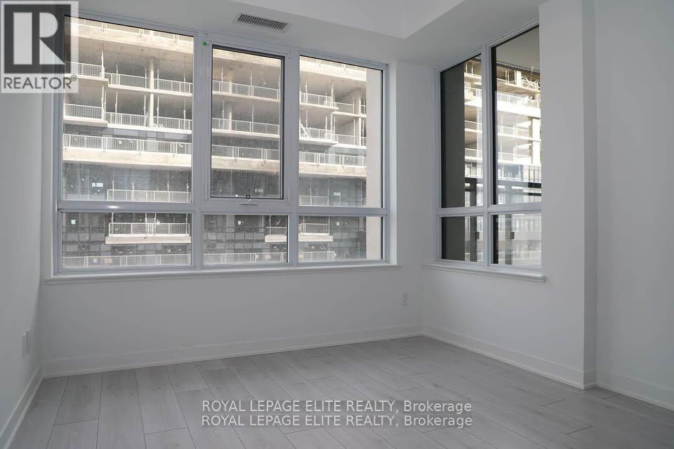 












418 - 405 DUNDAS STREET

,
Oakville,




Ontario
L6M4M2

