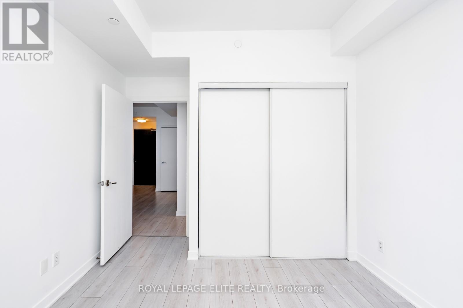 












418 - 405 DUNDAS STREET

,
Oakville,




Ontario
L6M4M2

