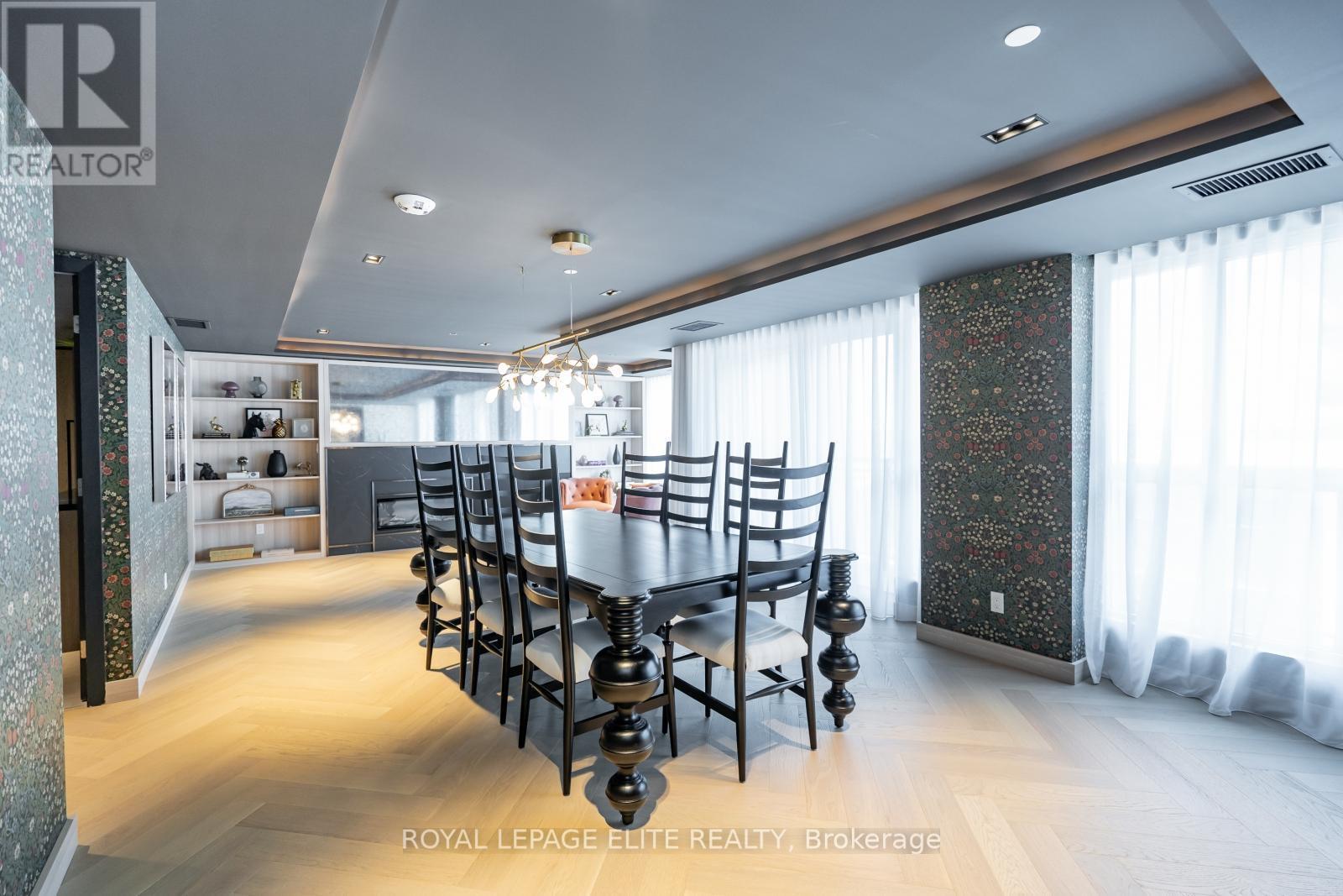 












418 - 405 DUNDAS STREET

,
Oakville,




Ontario
L6M4M2

