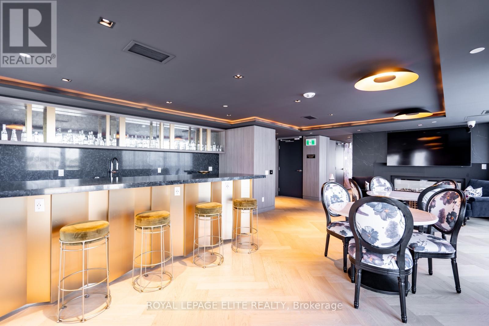 












418 - 405 DUNDAS STREET

,
Oakville,




Ontario
L6M4M2

