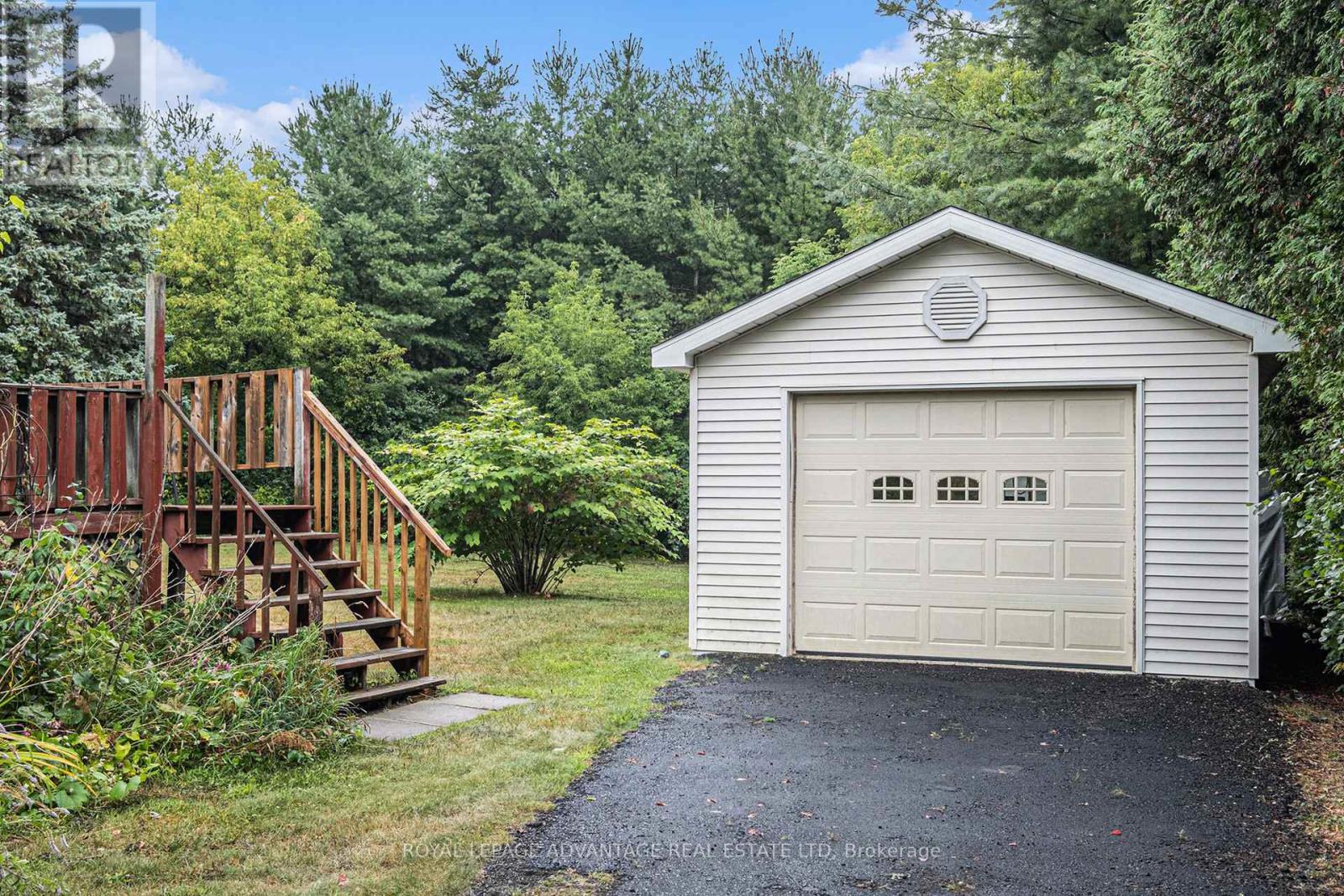 












77 GOLF CLUB ROAD

,
Rideau Lakes,




Ontario
K7A4S5

