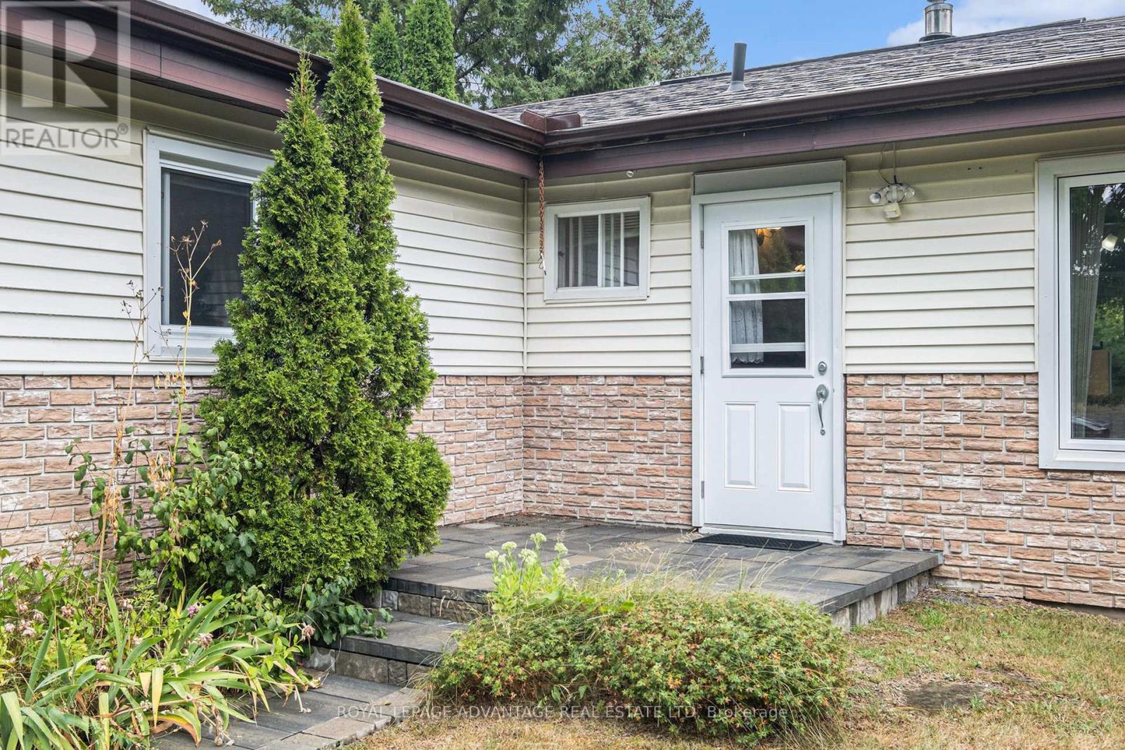 












77 GOLF CLUB ROAD

,
Rideau Lakes,




Ontario
K7A4S5

