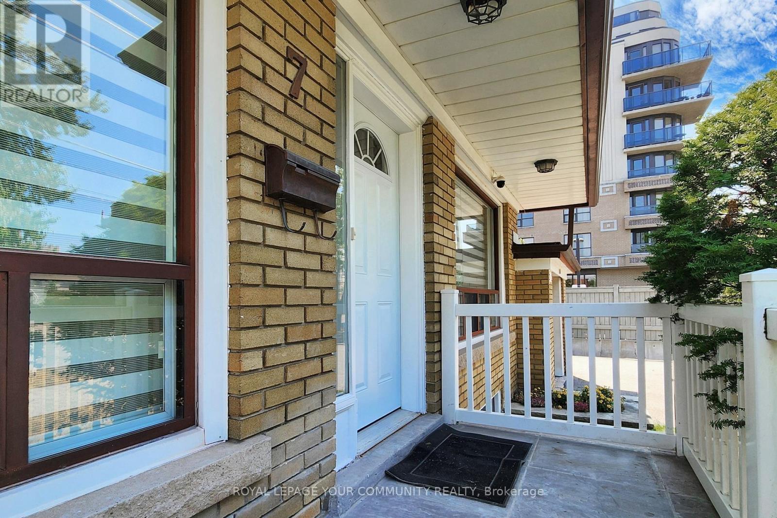 












7 GODDARD STREET

,
Toronto,




Ontario
M3H5C5

