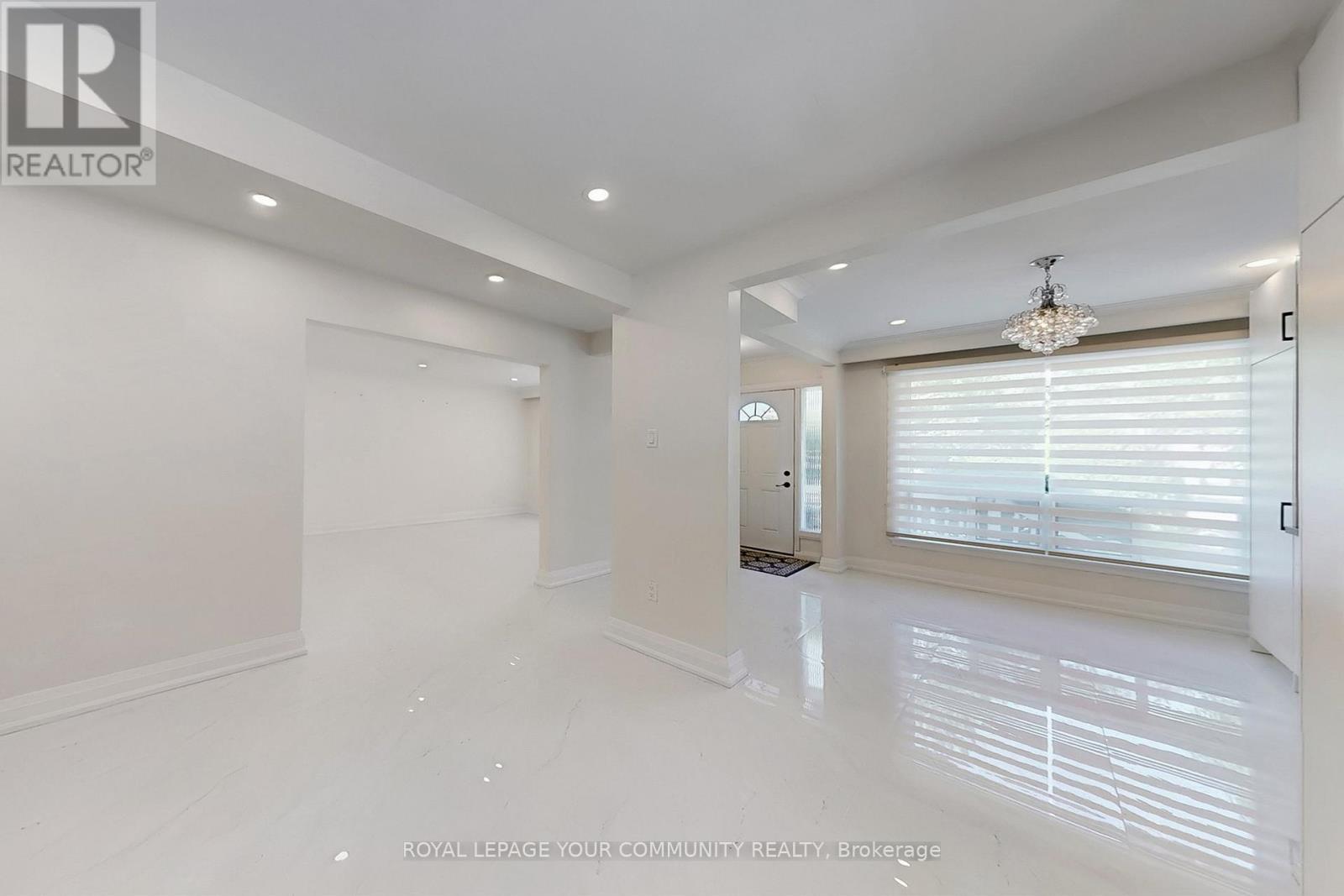 












7 GODDARD STREET

,
Toronto,




Ontario
M3H5C5

