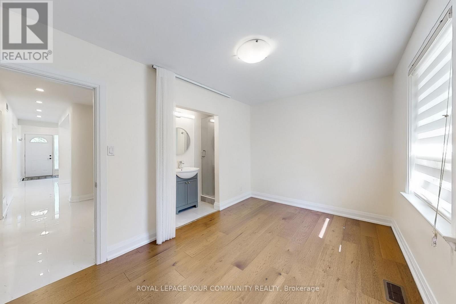 












7 GODDARD STREET

,
Toronto,




Ontario
M3H5C5

