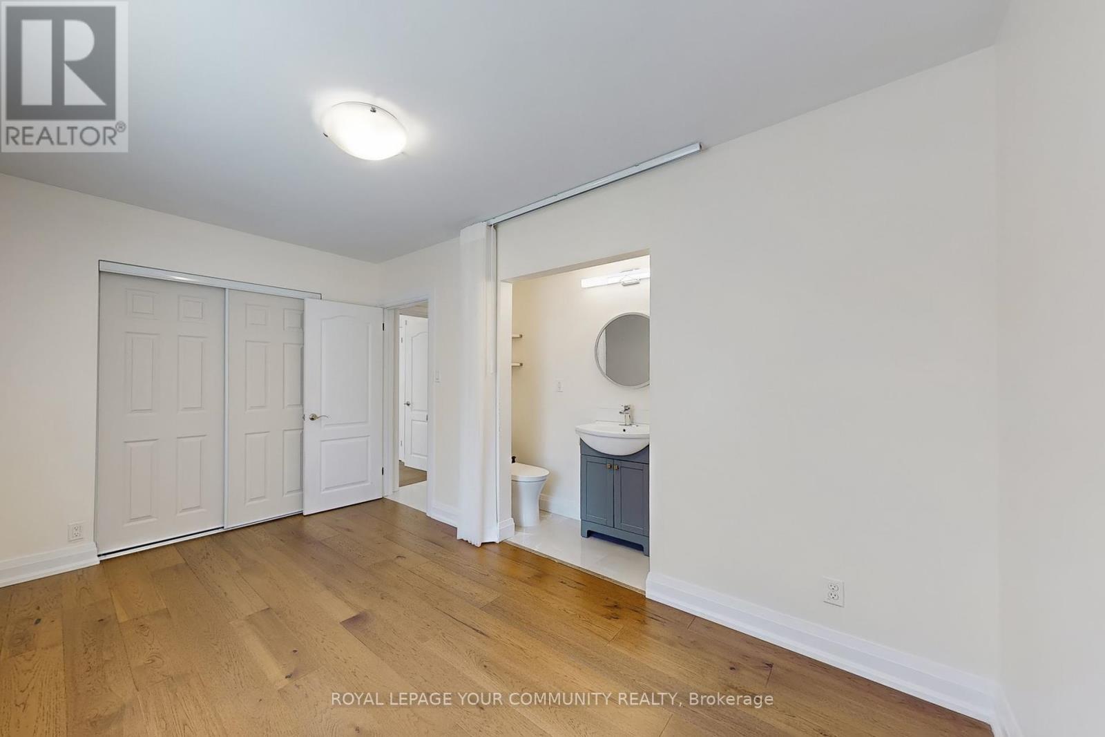 












7 GODDARD STREET

,
Toronto,




Ontario
M3H5C5

