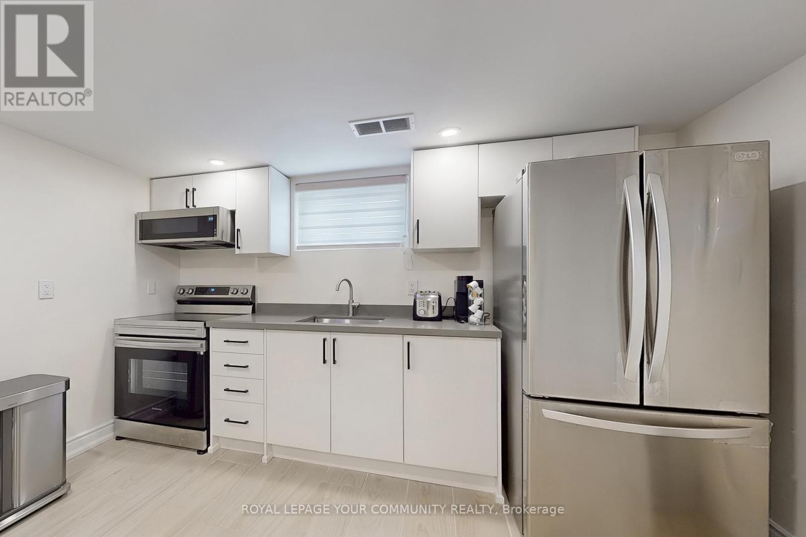 












7 GODDARD STREET

,
Toronto,




Ontario
M3H5C5

