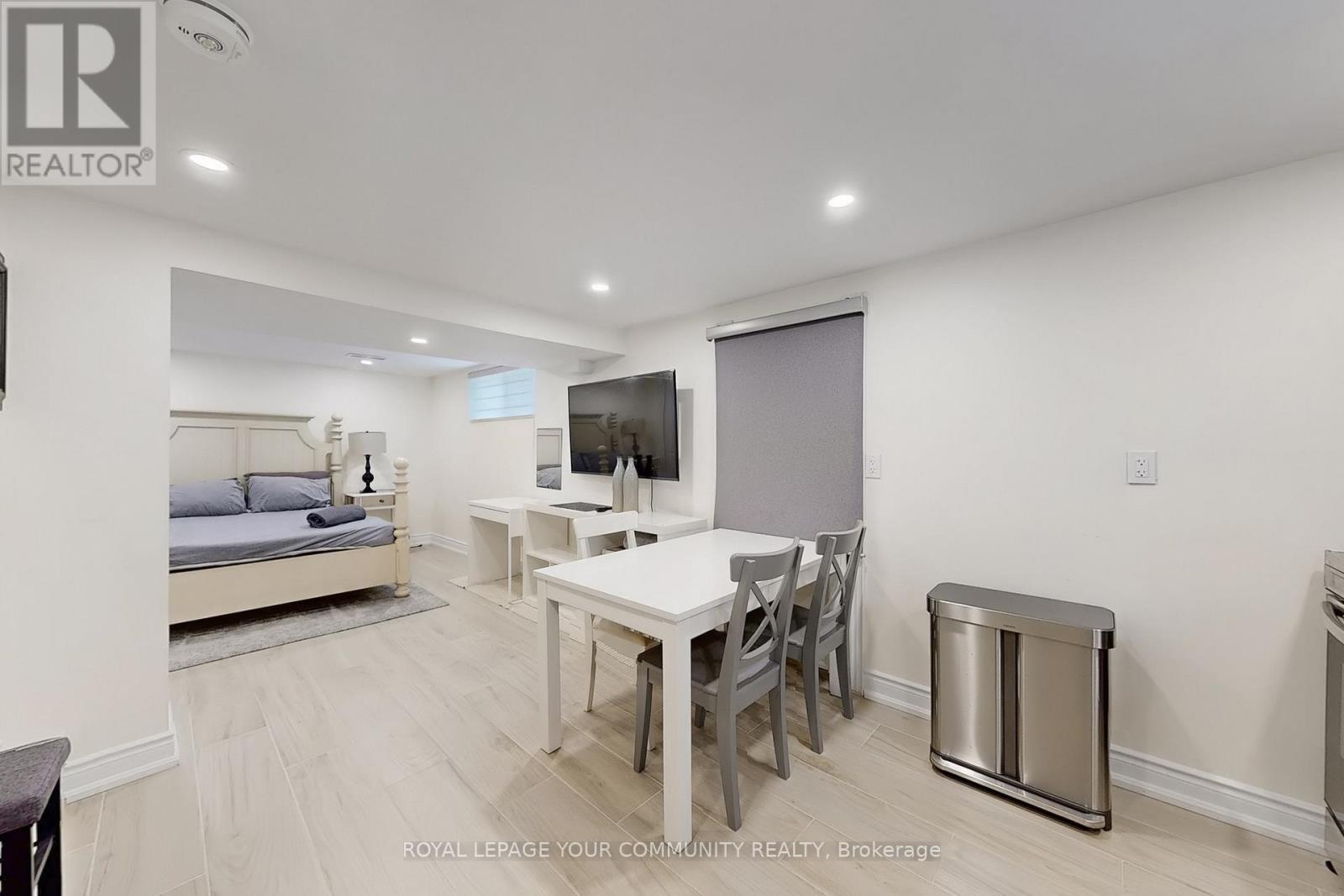 












7 GODDARD STREET

,
Toronto,




Ontario
M3H5C5

