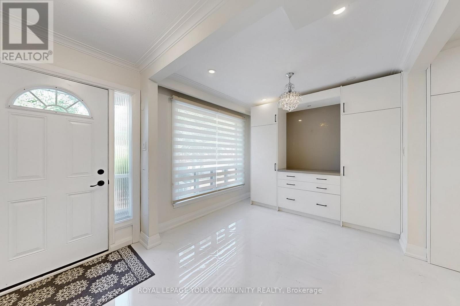 












7 GODDARD STREET

,
Toronto,




Ontario
M3H5C5

