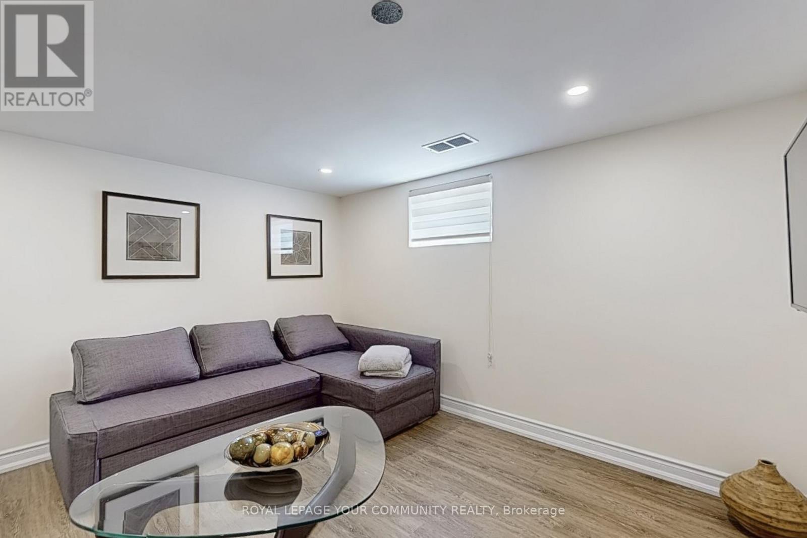 












7 GODDARD STREET

,
Toronto,




Ontario
M3H5C5

