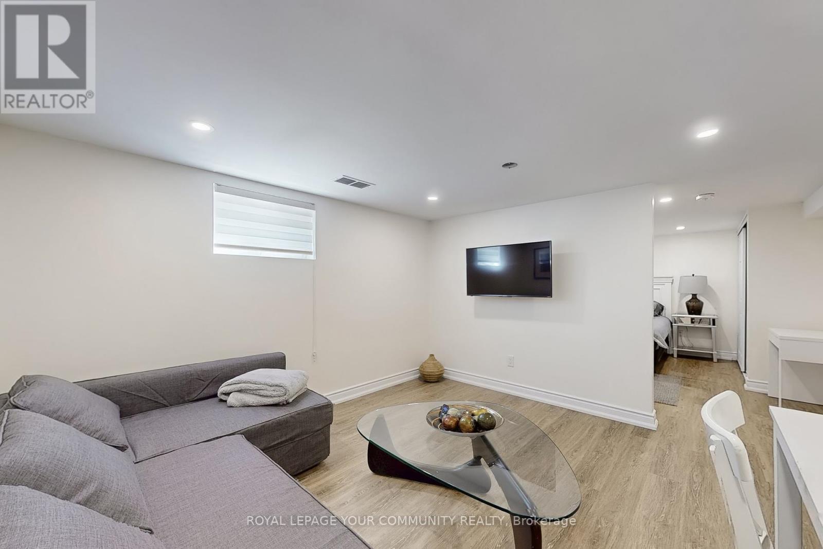 












7 GODDARD STREET

,
Toronto,




Ontario
M3H5C5

