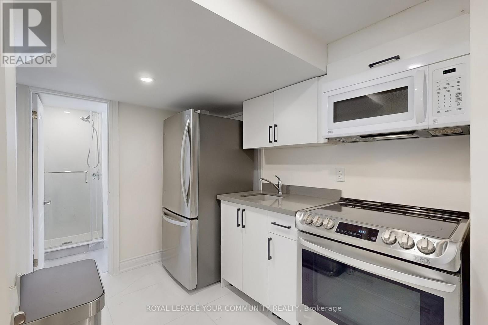 












7 GODDARD STREET

,
Toronto,




Ontario
M3H5C5

