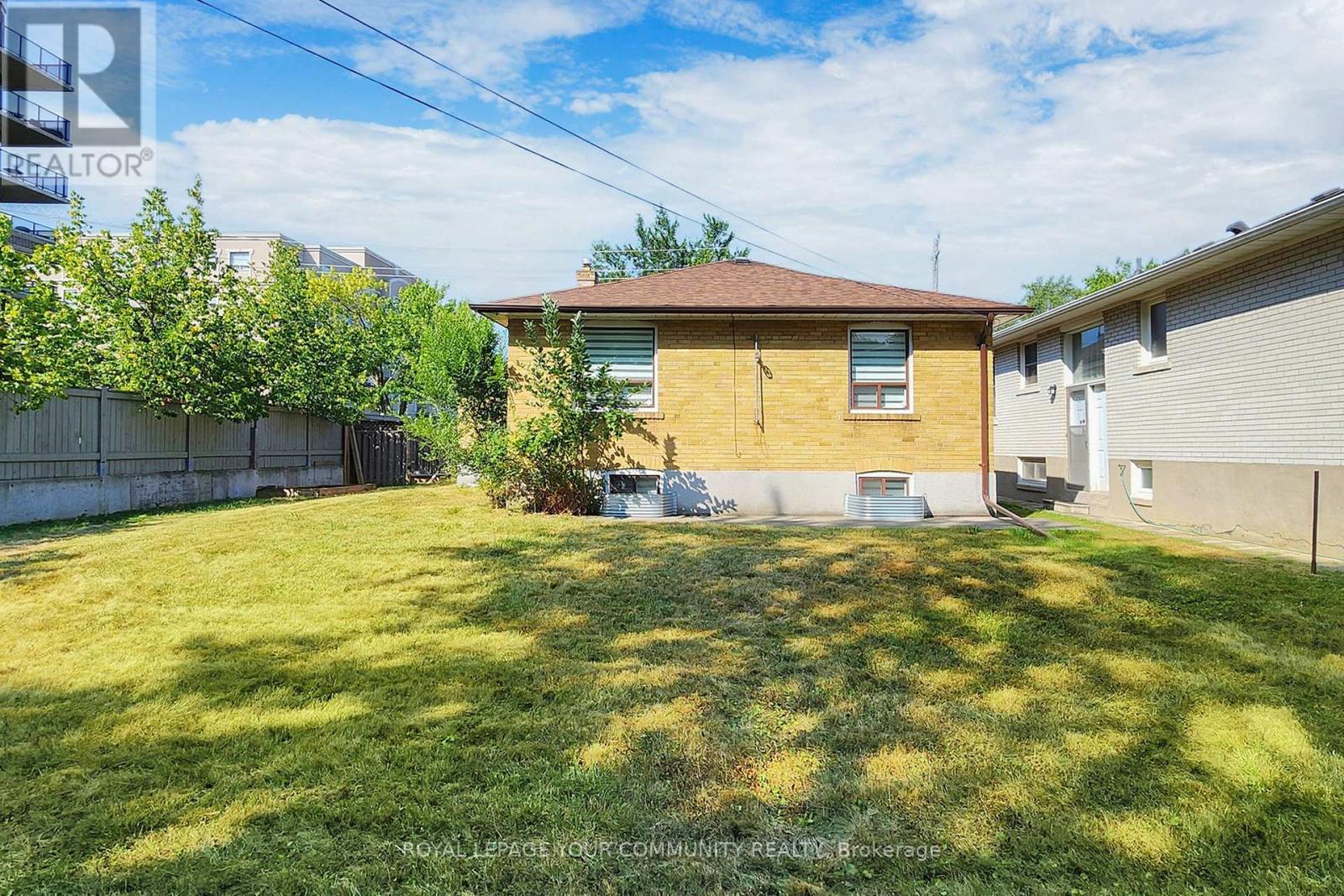 












7 GODDARD STREET

,
Toronto,




Ontario
M3H5C5

