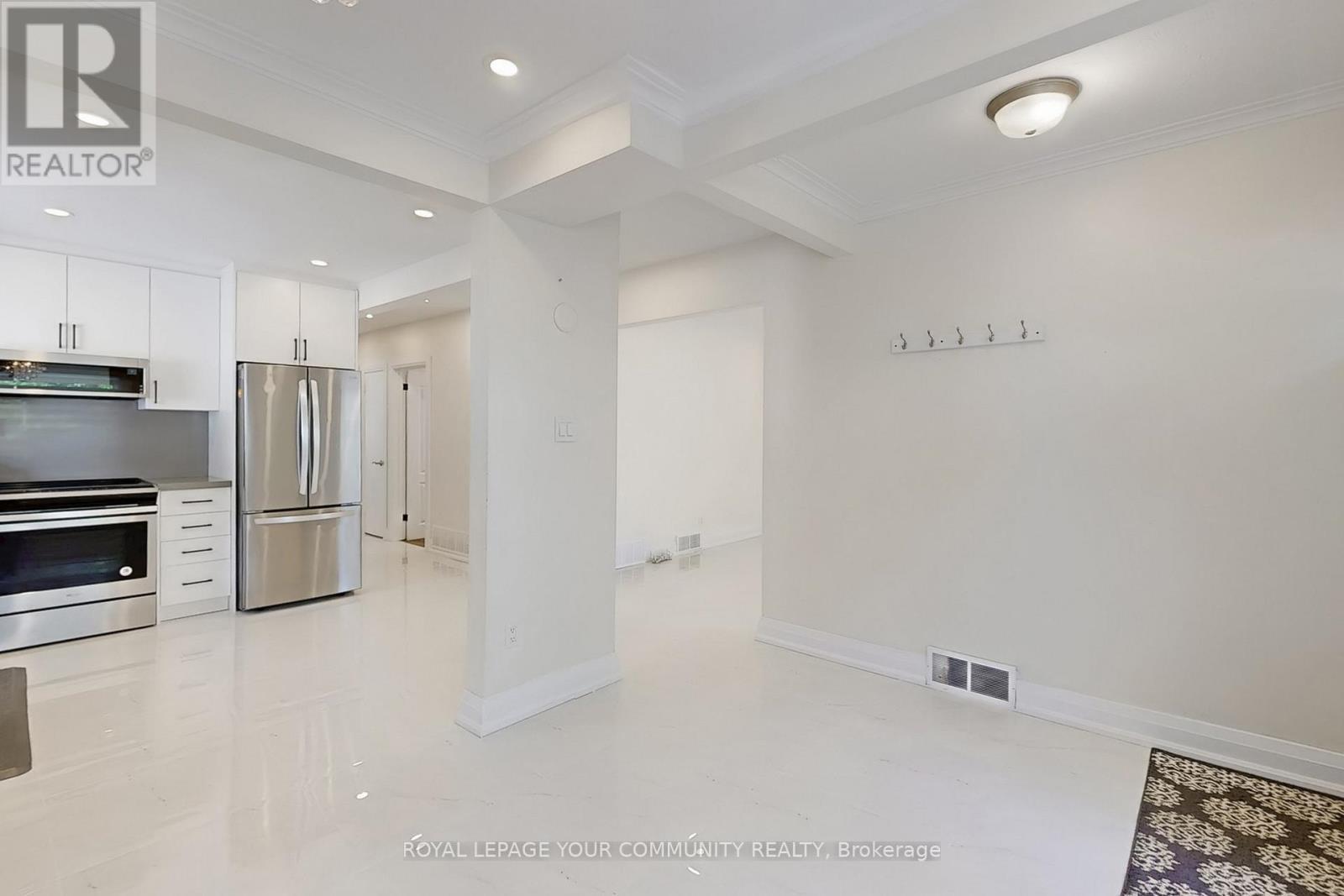 












7 GODDARD STREET

,
Toronto,




Ontario
M3H5C5

