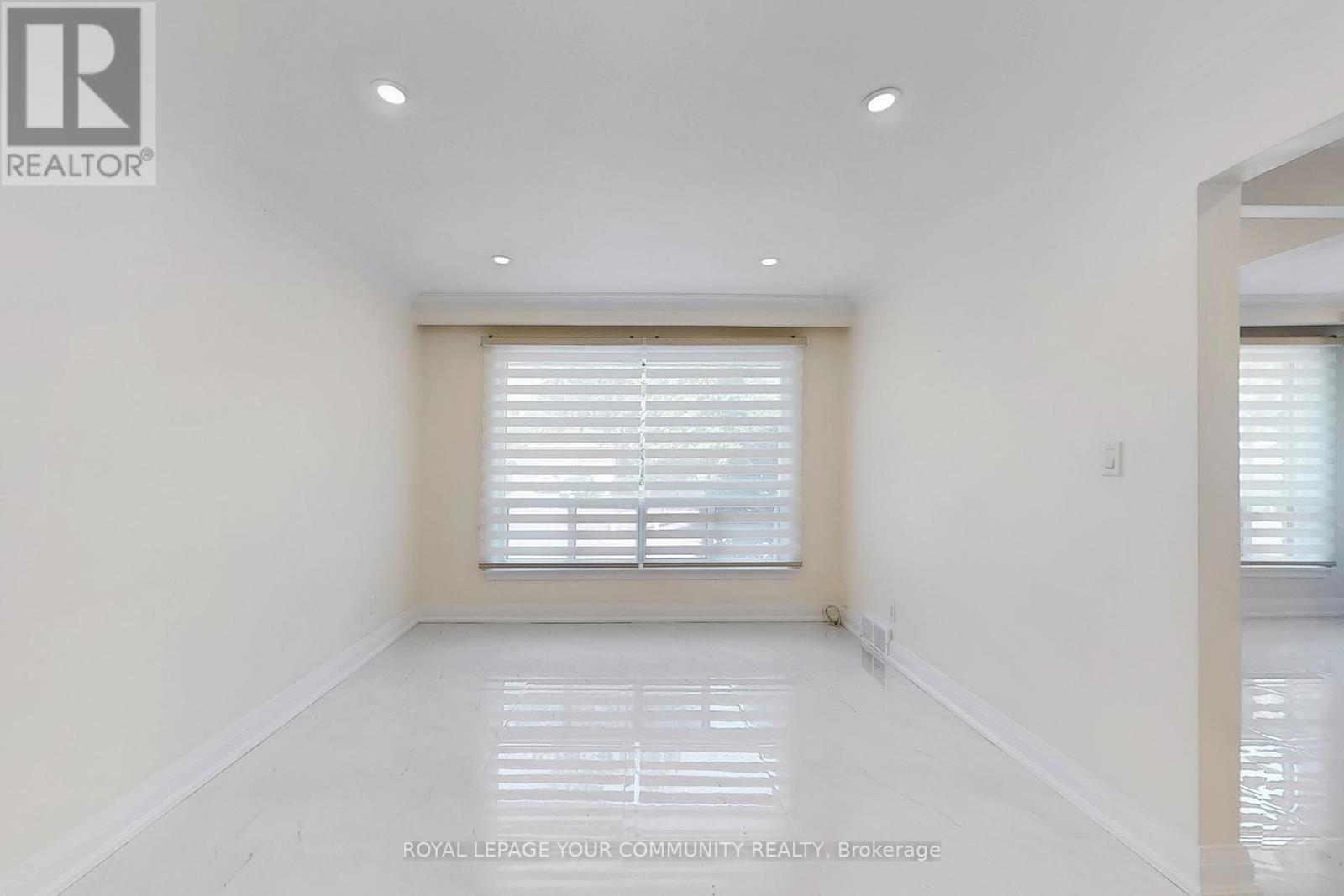 












7 GODDARD STREET

,
Toronto,




Ontario
M3H5C5

