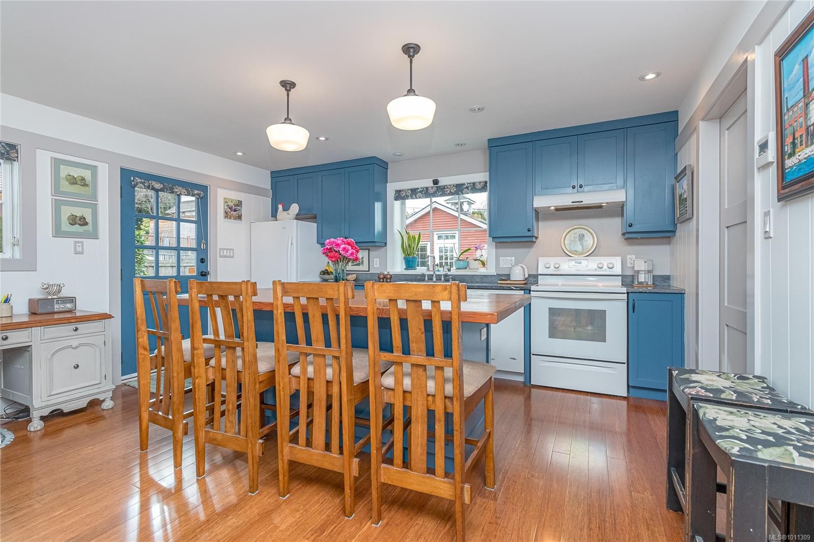 









9838


CROFT

St,
Chemainus,




BC
V0R 1K0


