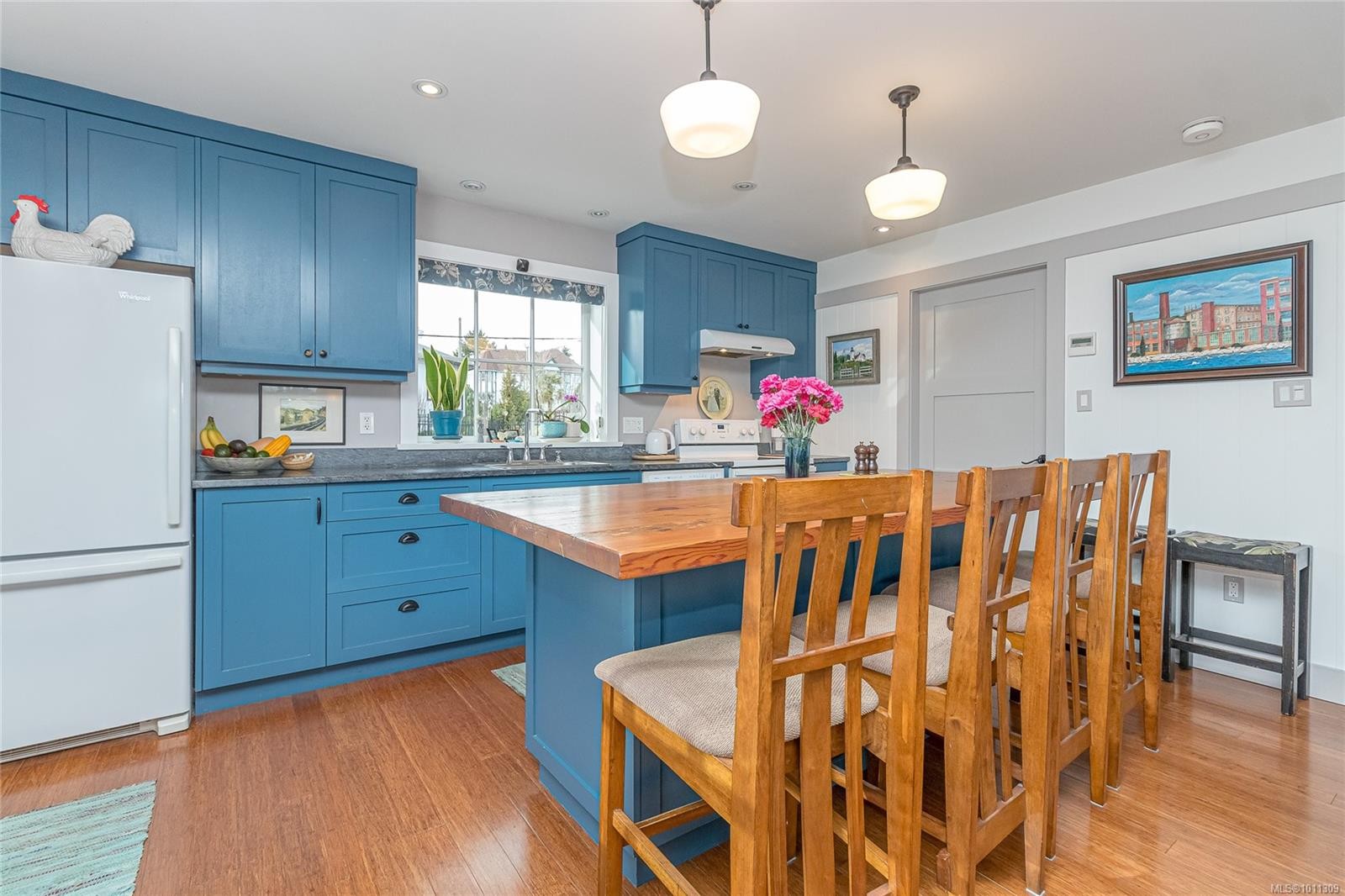 









9838


CROFT

St,
Chemainus,




BC
V0R 1K0

