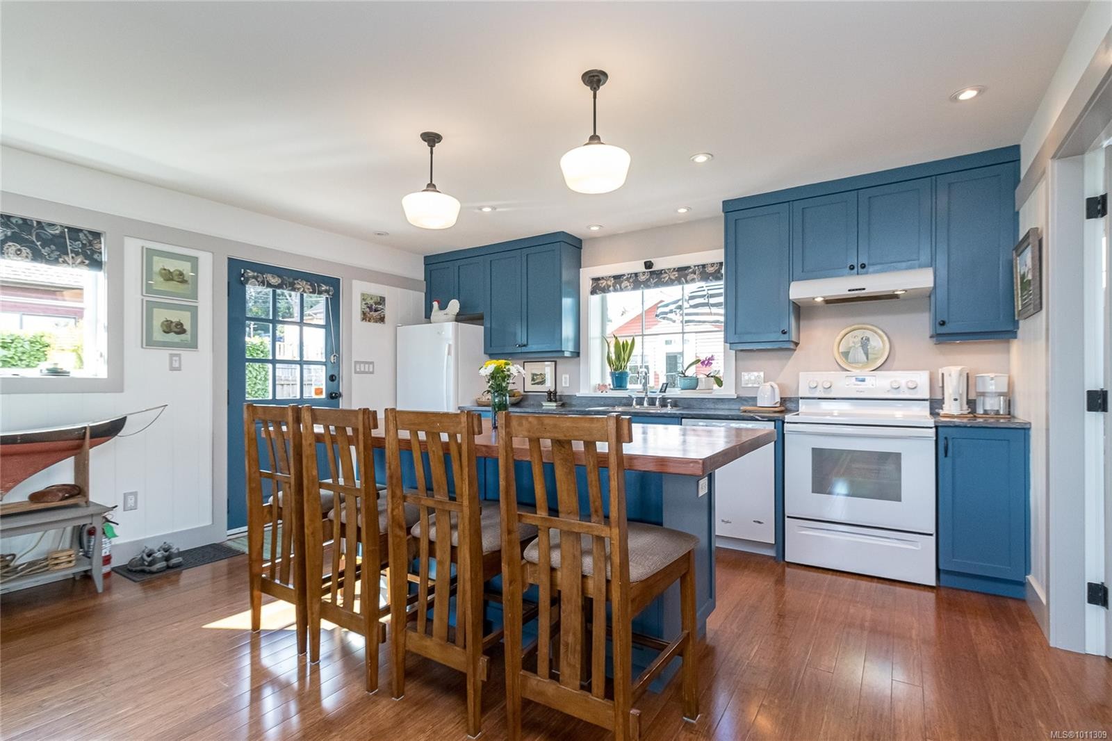 









9838


CROFT

St,
Chemainus,




BC
V0R 1K0

