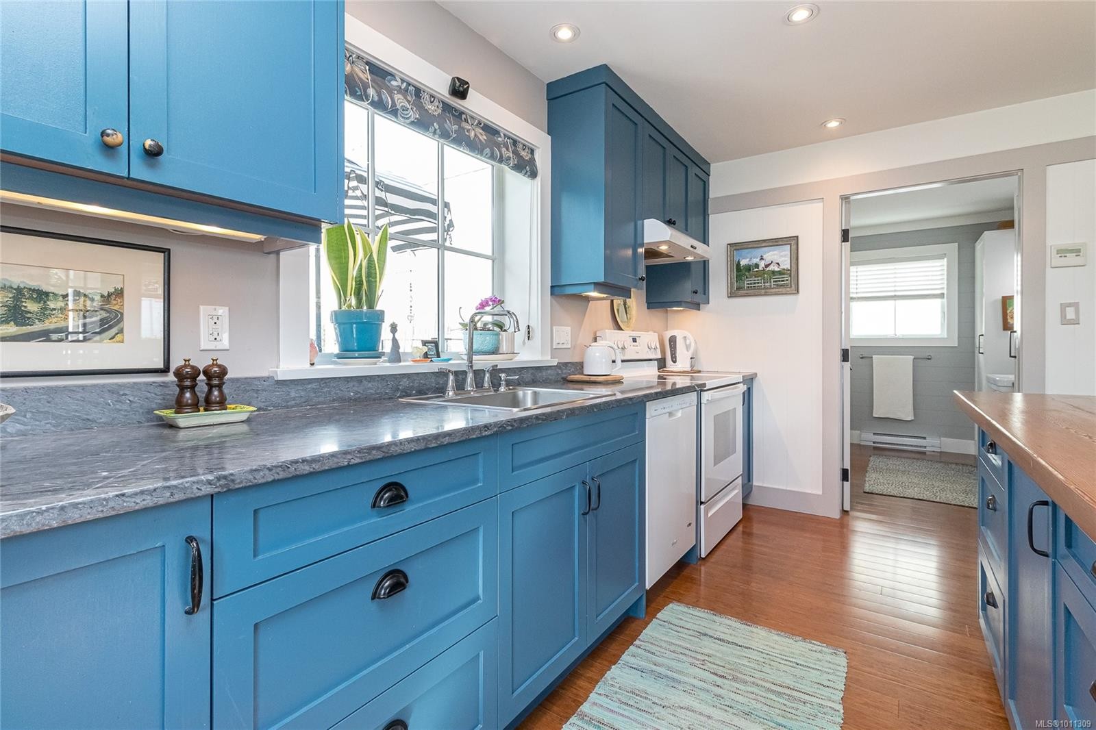 









9838


CROFT

St,
Chemainus,




BC
V0R 1K0

