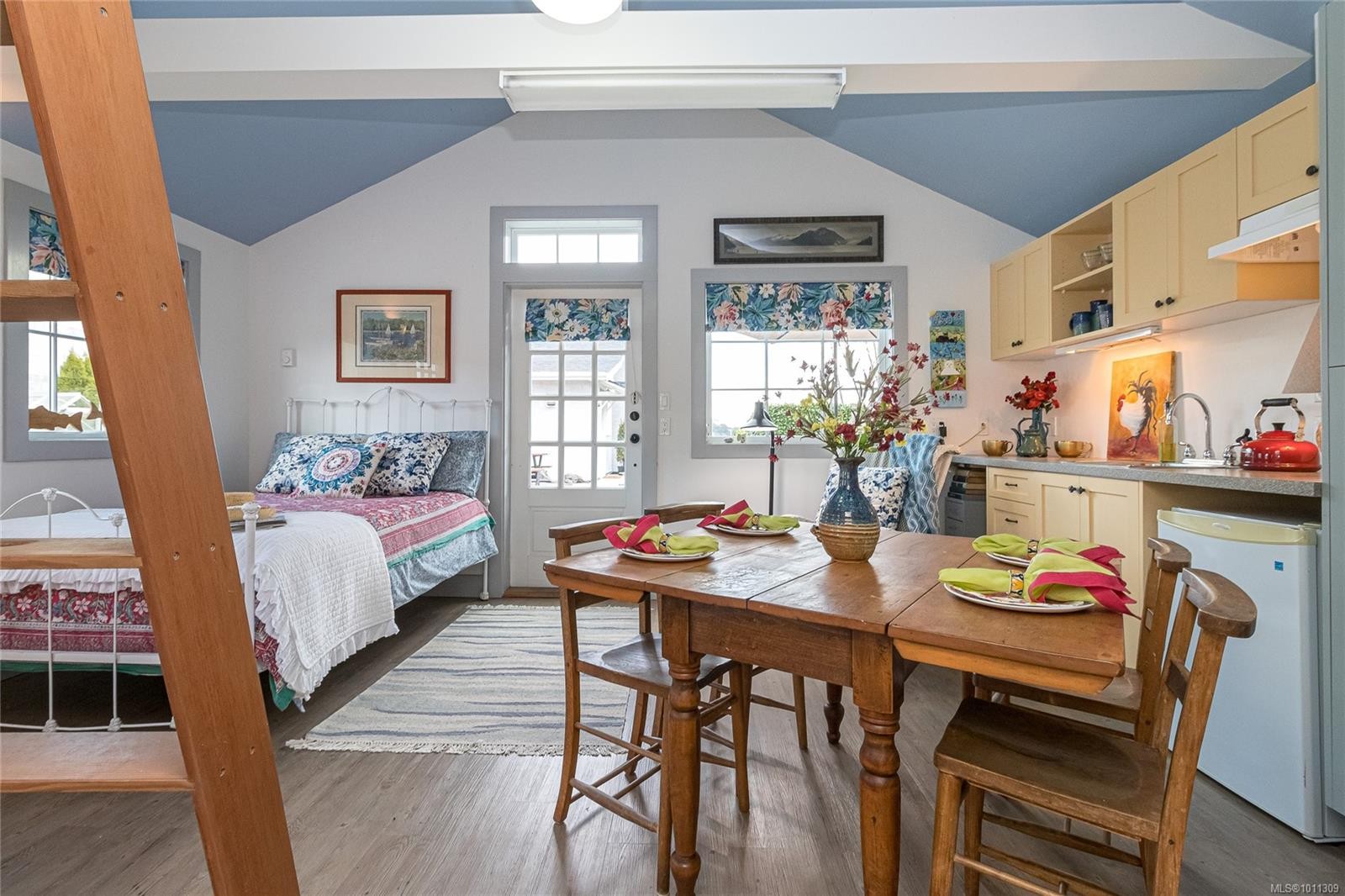 









9838


CROFT

St,
Chemainus,




BC
V0R 1K0

