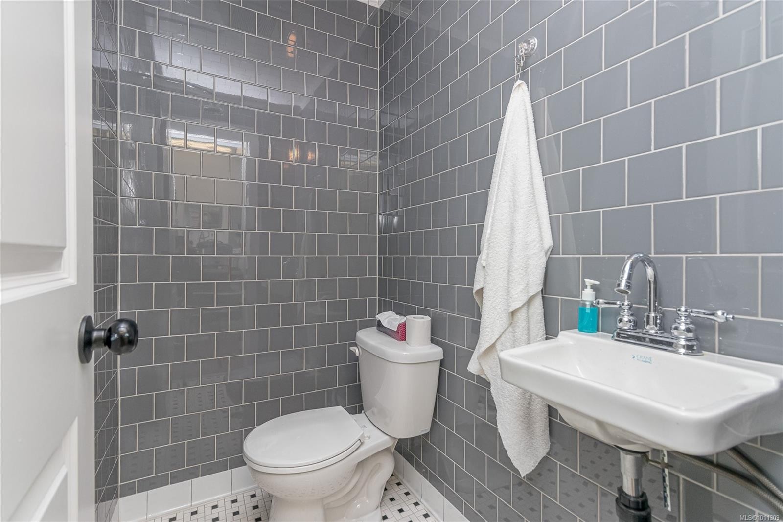 









9838


CROFT

St,
Chemainus,




BC
V0R 1K0

