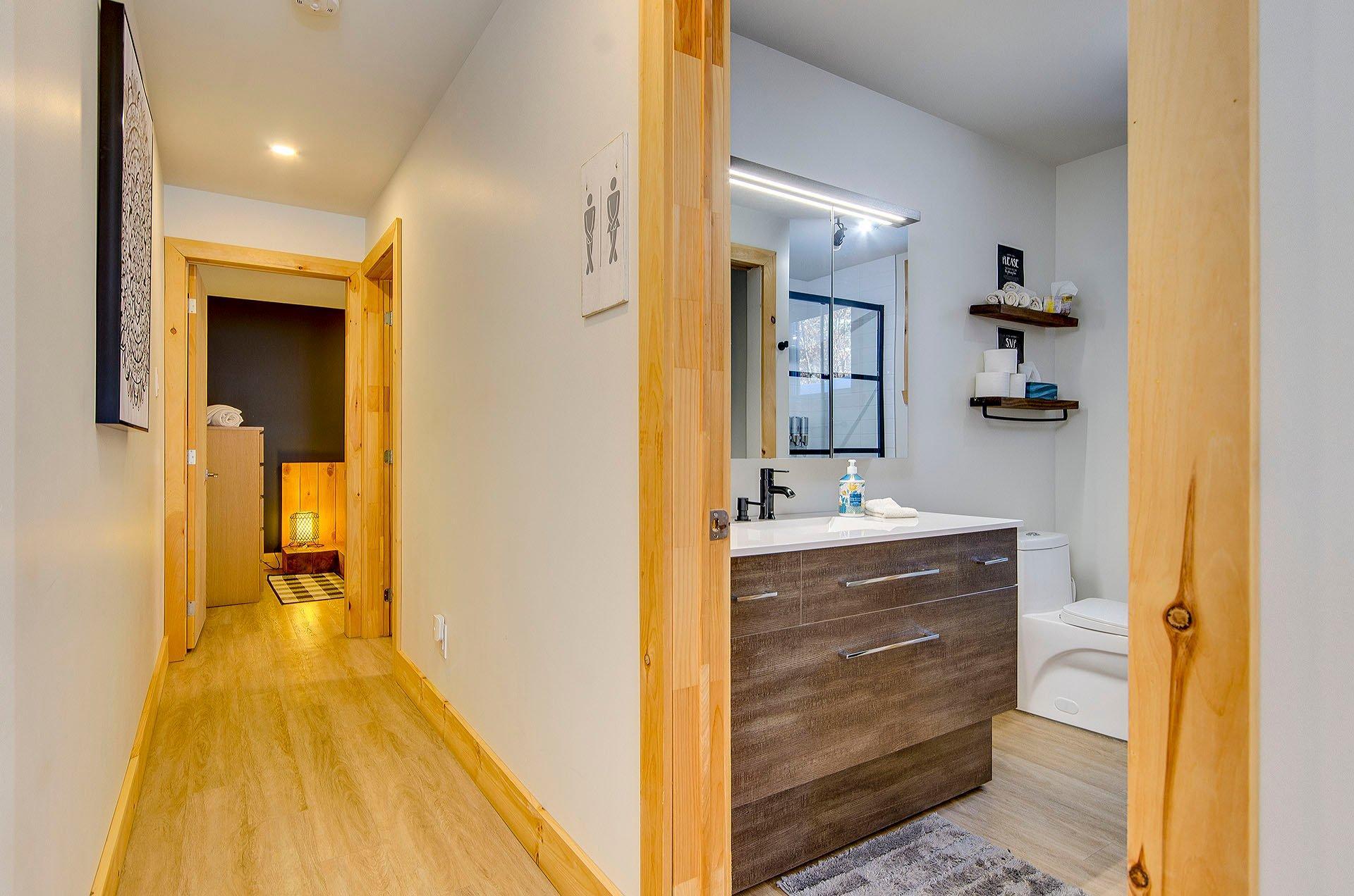 









265

 - 267


Ch. Seigneurial

,
Sutton,




QC
J0E2K0

