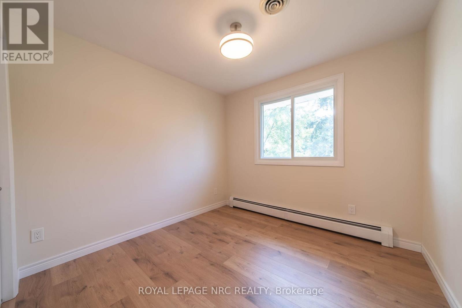 












7797 MULHERN STREET

,
Niagara Falls (Ascot),




Ontario
L2H1B6

