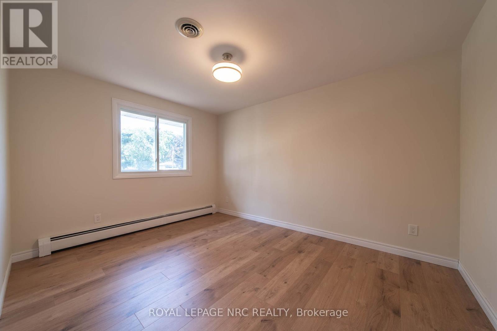 












7797 MULHERN STREET

,
Niagara Falls (Ascot),




Ontario
L2H1B6

