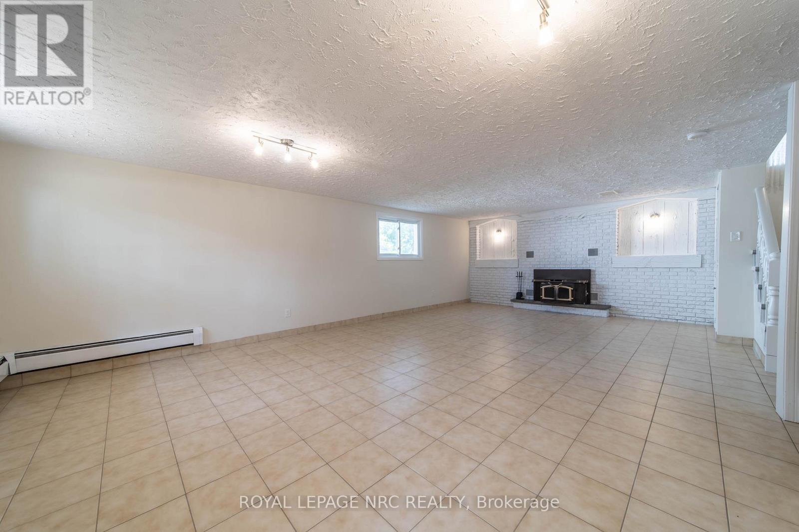 












7797 MULHERN STREET

,
Niagara Falls (Ascot),




Ontario
L2H1B6

