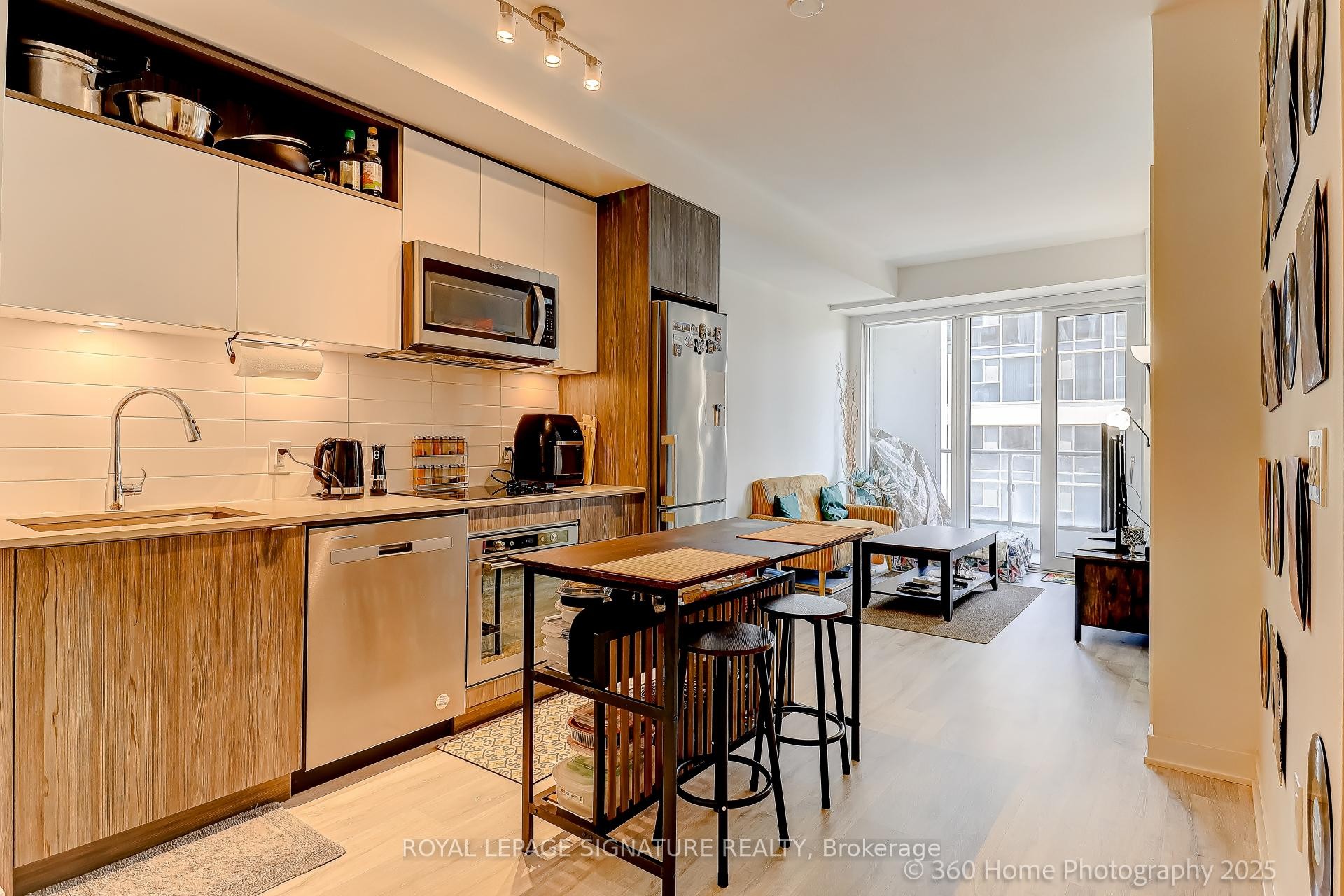 









60


Princess

Street, 521,
Toronto,




ON
M5A 2C7

