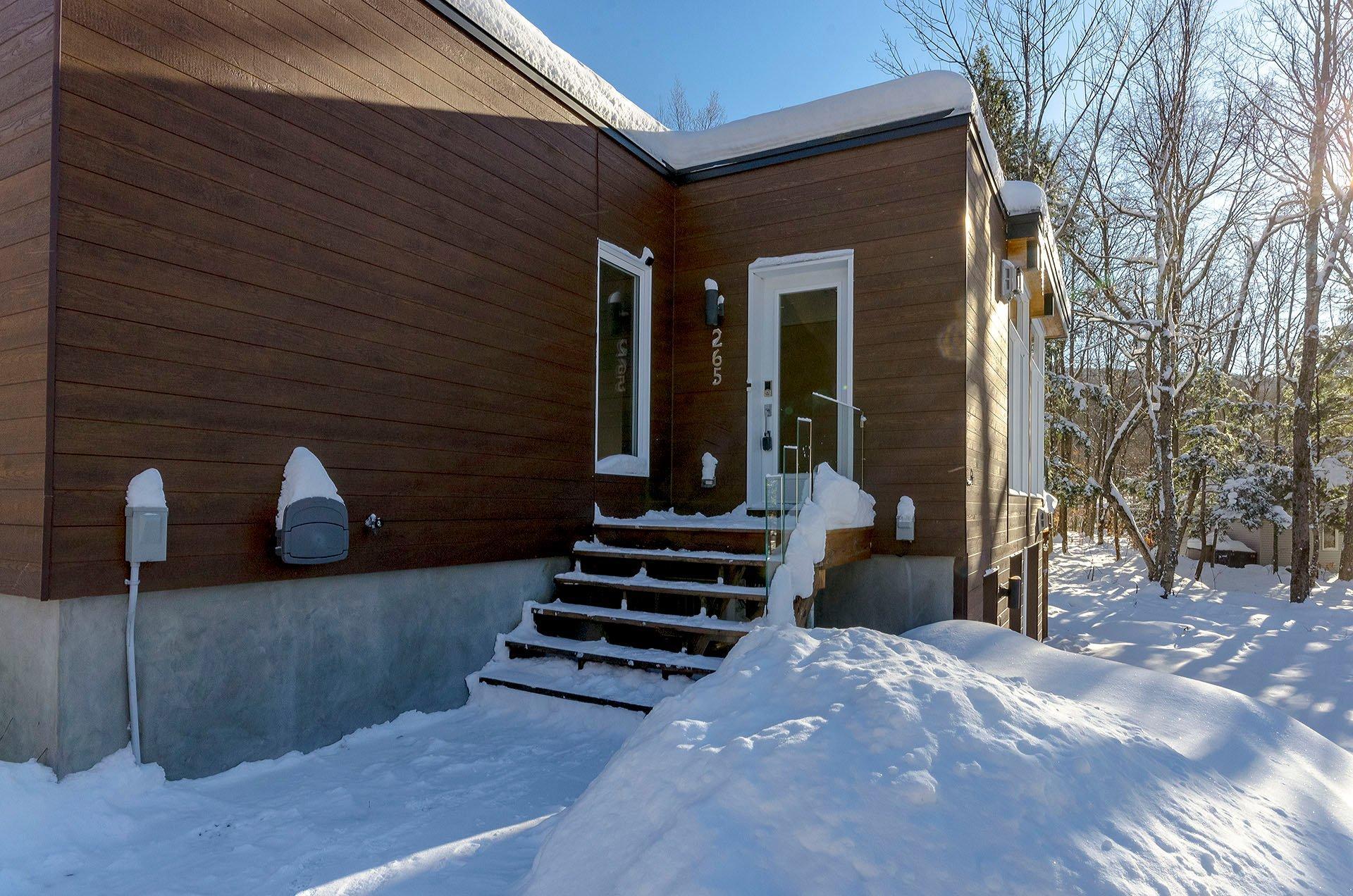 









265Z

 - 267Z


Ch. Seigneurial

,
Sutton,




QC
J0E2K0

