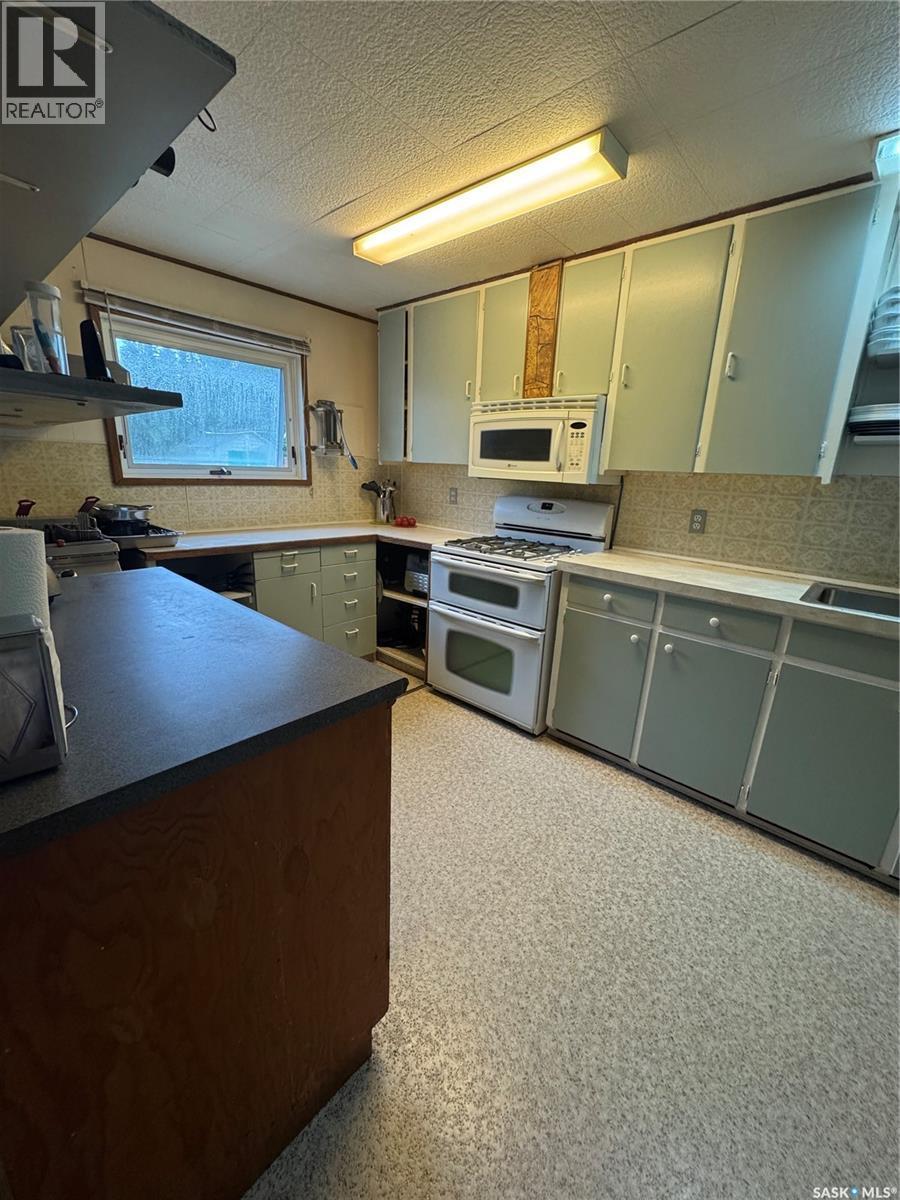 












Moose Range Lodge

,
Hudson Bay Rm No. 394,




Saskatchewan
S0E0Y0

