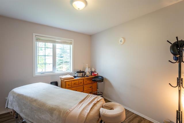 









3


Autumnwood

DR,
Gimli,




MB
R0C 1B0

