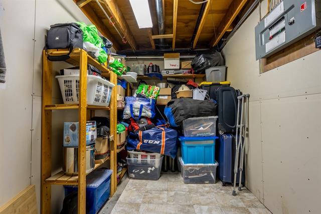 









3


Autumnwood

DR,
Gimli,




MB
R0C 1B0

