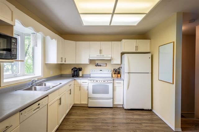 









3


Autumnwood

DR,
Gimli,




MB
R0C 1B0

