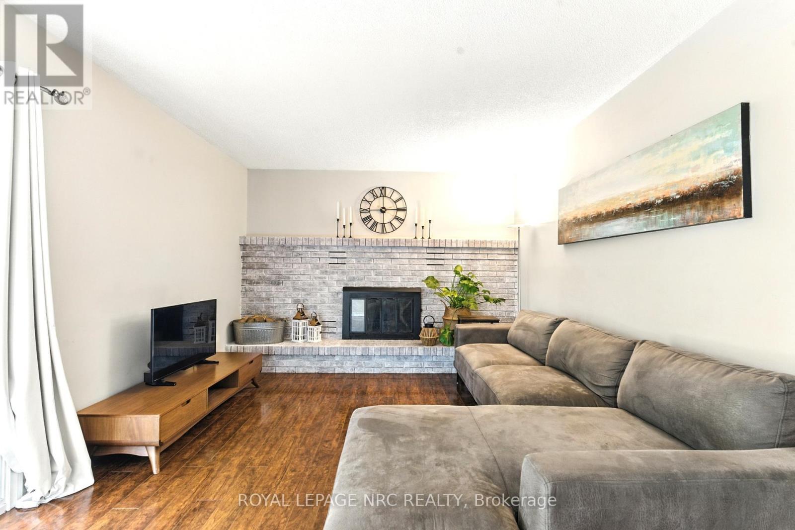 












260 GADSBY AVENUE

,
Welland (N. Welland),




Ontario
L3C6N5

