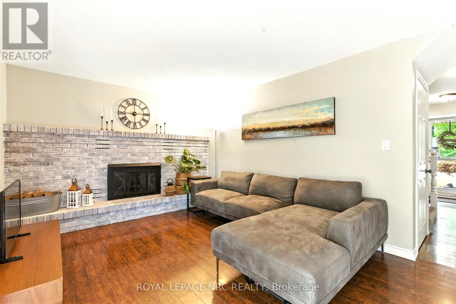 












260 GADSBY AVENUE

,
Welland (N. Welland),




Ontario
L3C6N5

