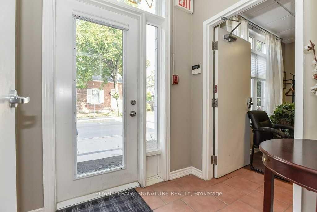 









2086


Pine

Street, Main,
Burlington,




ON
L7R 1G2

