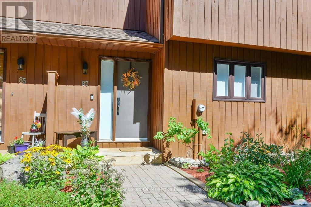 












87 SOUTHBANK DRIVE

,
Bracebridge (Macaulay),




Ontario
P1L1G2

