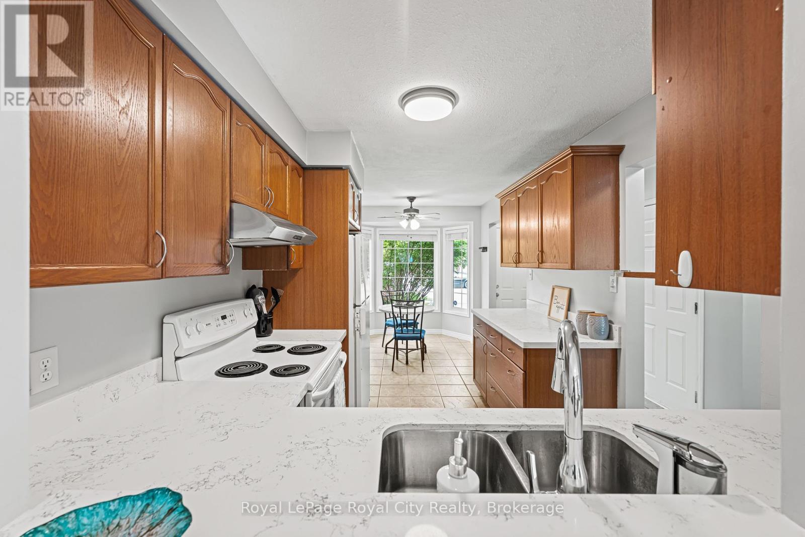 












89 DOYLE DRIVE

,
Guelph (Clairfields/Hanlon Business Park),




Ontario
N1G5B9

