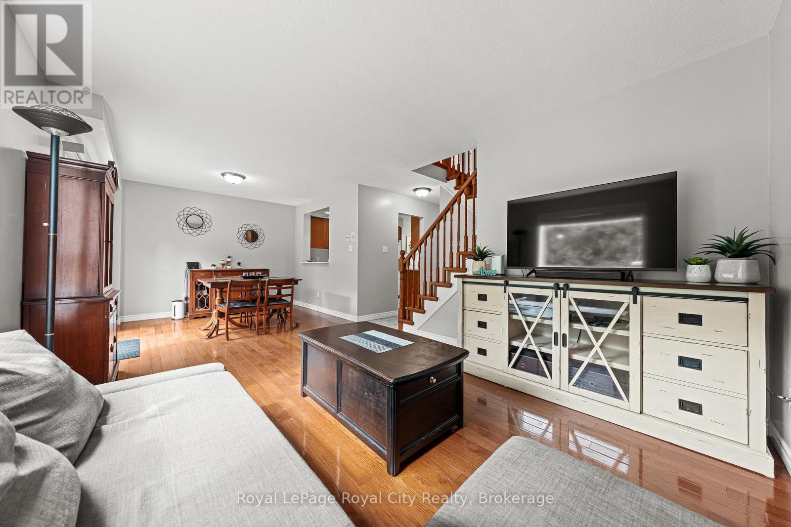












89 DOYLE DRIVE

,
Guelph (Clairfields/Hanlon Business Park),




Ontario
N1G5B9

